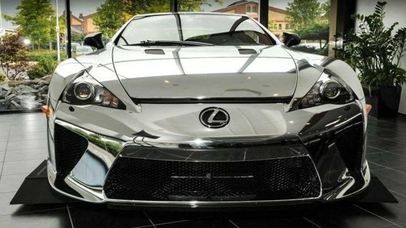 Lexus LFA phủ crôm 