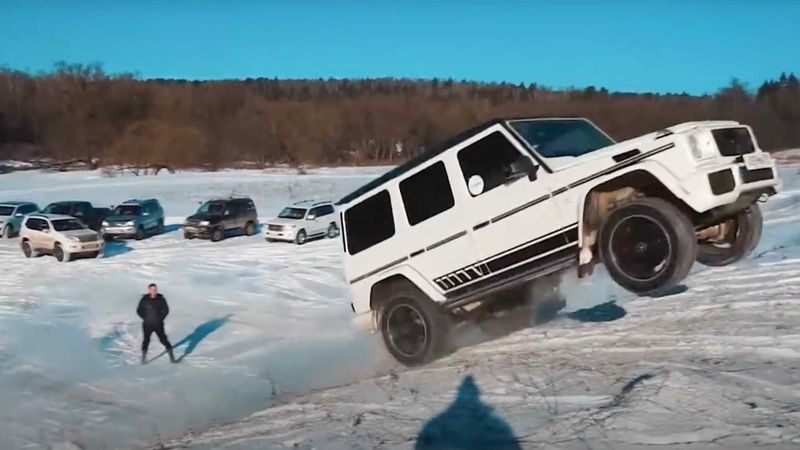 Mercedes-AMG G63 off-road trên tuyết - một cảnh tượng siêu hiếm hoi