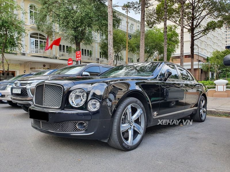 Bentley Mulsanne Speed đen huyền bí 