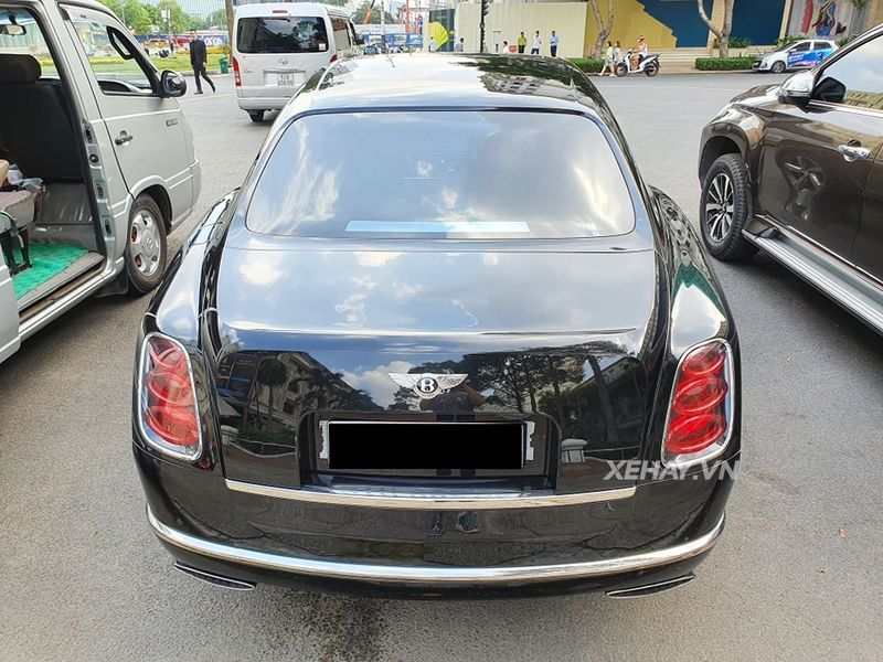 Bentley Mulsanne Speed đen huyền bí 