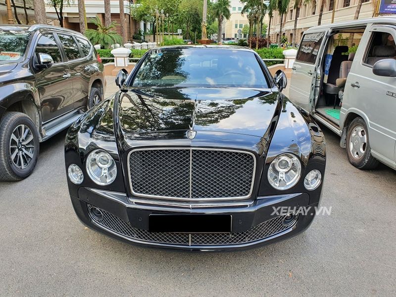 Bentley Mulsanne Speed đen huyền bí 