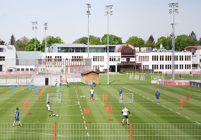 Các đội bóng tại Bundesliga đang tích cực tập luyện, chờ ngày bóng lăn.