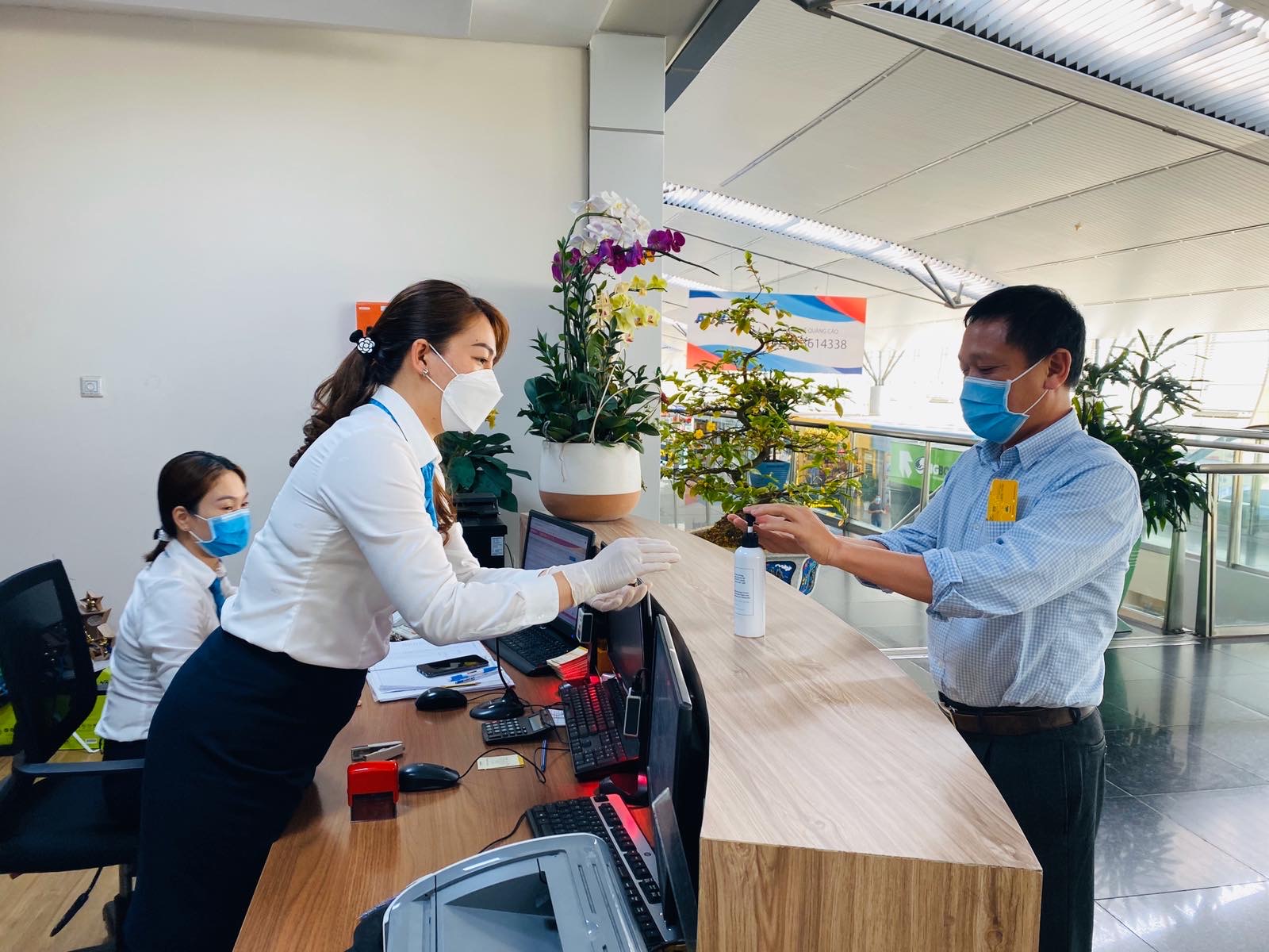 Vietnam Airlines mở cửa trở lại hệ thống phòng khách Bông sen