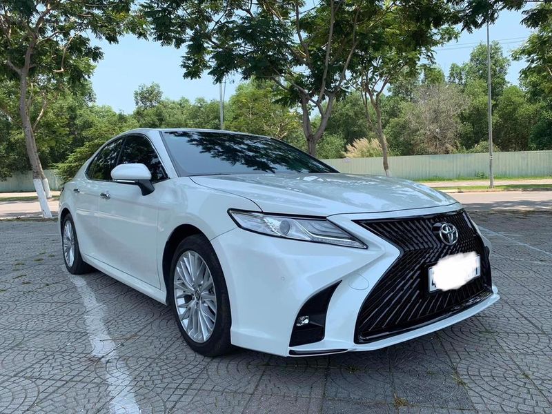 Toyota Camry độ Lexus - Phong cách mới của dân chơi Việt