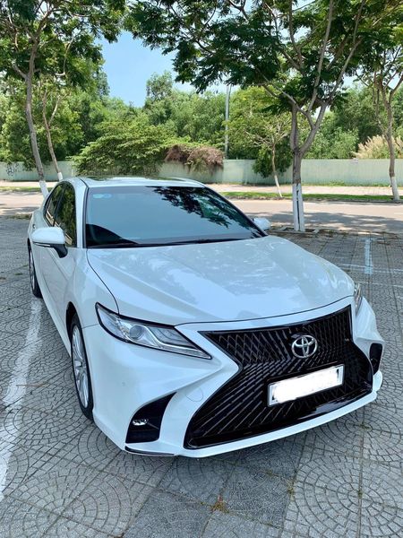 Toyota Camry độ Lexus - Phong cách mới của dân chơi Việt