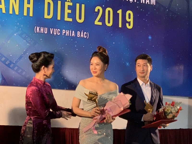 Hồng Diễm và Ngọc Quỳnh nhận giải Nữ, Nam diễn viên chính xuất sắc