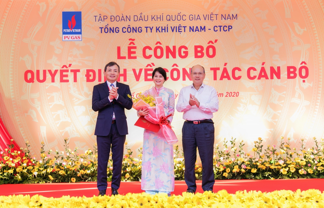 Trao quyết định bổ nhiệm lại cho ông Dương Mạnh Sơn - Thành viên HĐQT, Tổng Giám đốc PV GAS