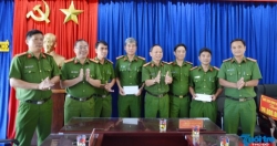 Đà Nẵng: Thưởng nóng lực lượng triệt phá nhanh băng nhóm đập ô tô, trộm tài sản liên tỉnh