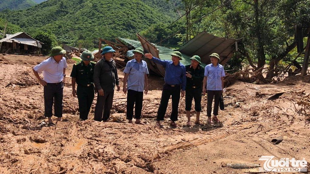 Đoàn công tác của Tổng cục Phòng chống thiên tai kiểm tra công tác khắc phục hậu quả sau mưa lũ tại bản Poong, tỉnh Thanh Hóa