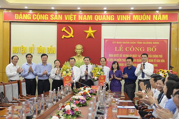 Ông Cao Tường Huy và ông Lê Hữu Phúc nhận quyết định bổ nhiệm