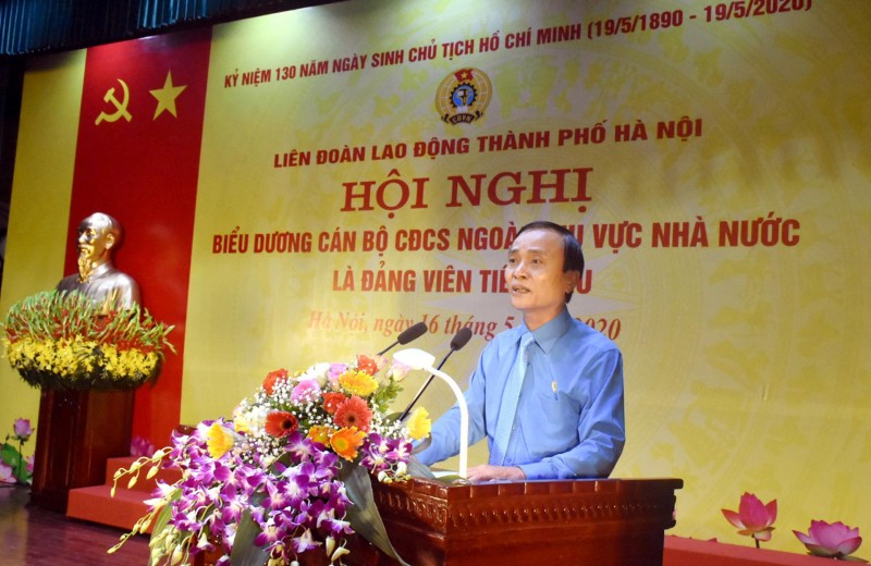 Ủy viên Ban Chấp hành Tổng Liên đoàn Lao động Việt Nam, Phó Chủ tịch Liên đoàn Lao động thành phố Hà Nội Ngô Văn Tuyến báo cáo tại Hội nghị