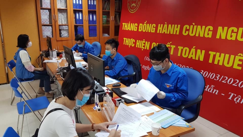 Tuổi trẻ Khối các cơ quan thành phố Hà Nội hỗ trợ người dân giải quyết thủ tục hành chính