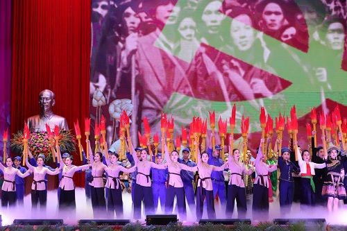 Chương trình nghệ thuật đặc biệt chào mừng kỷ niệm 130 năm Ngày sinh Chủ tịch Hồ Chí Minh