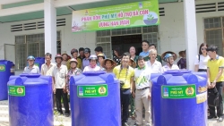 Công đoàn PVFCCo tặng bồn nước 