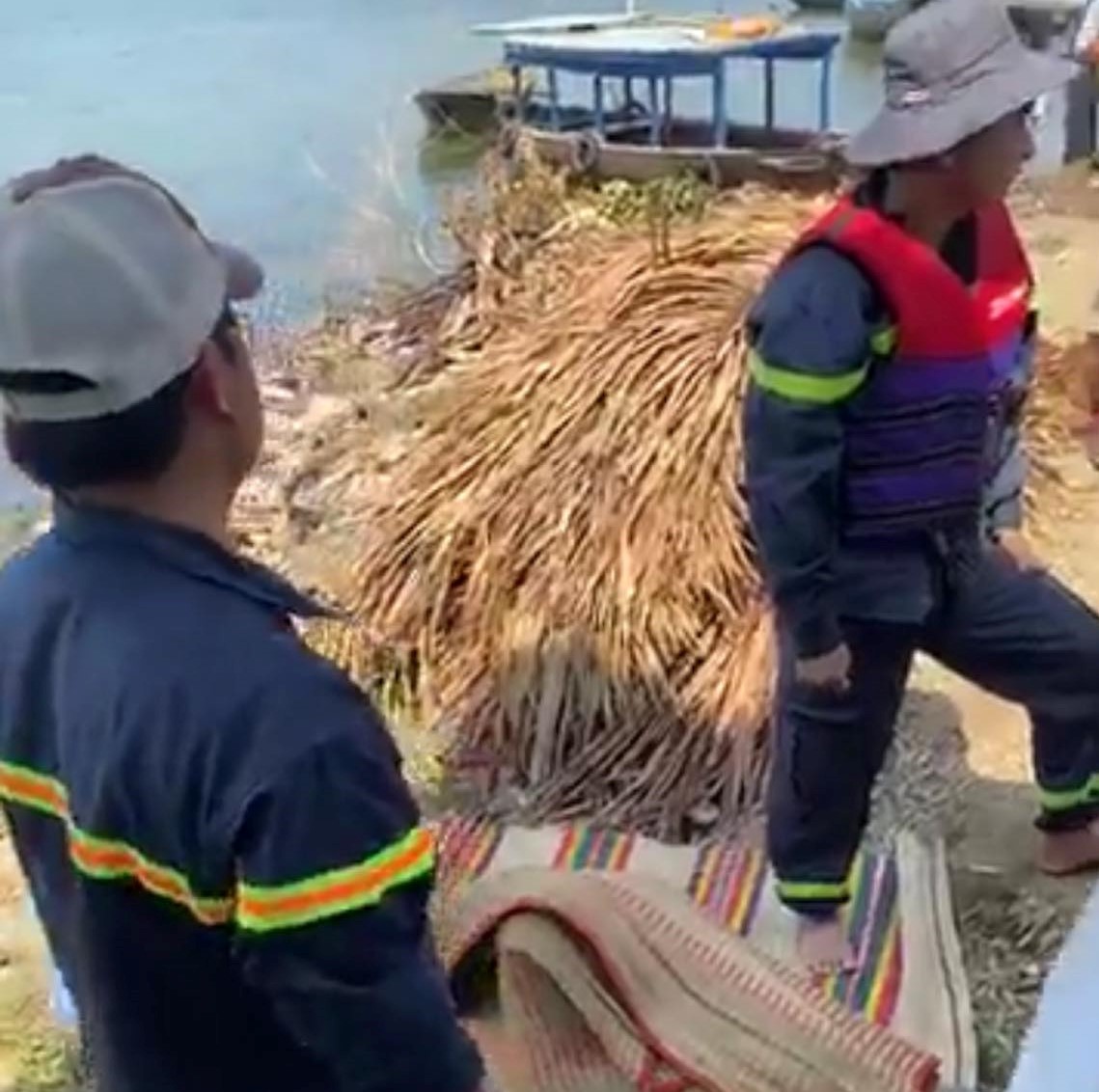 Quảng Nam: Đã vớt được thi thể nam thanh niên nhảy cầu Cửa Đại