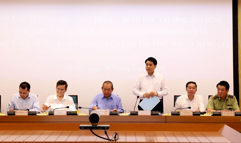 Chủ tịch UBND thành phố Nguyễn Đức Chung phát biểu tại buổi làm việc
