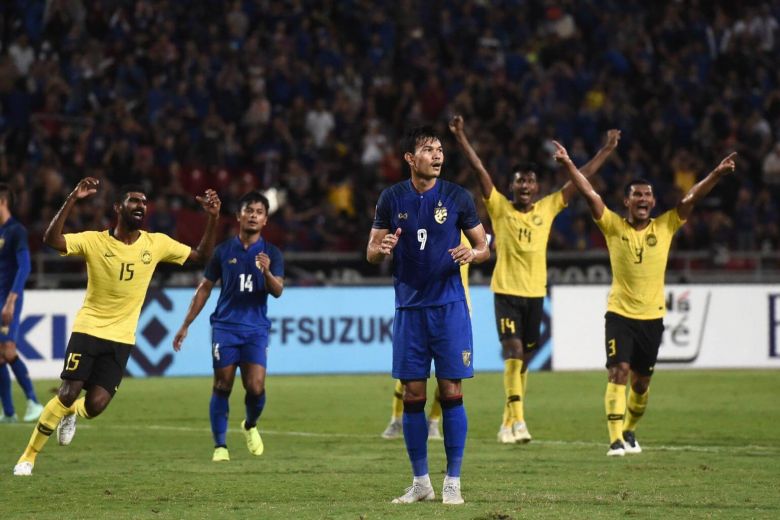 Hai đối thủ ''nặng ký'' là Malaysia và Thái Lan đều đang gặp khó khăn khi các giải bóng đá trong nước hoãn đến tháng 9.