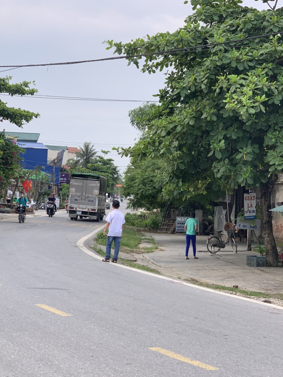 Đoạn đường 390 đoạn qua xã Thanh Xá chưa được cải tạo, mở rộng thường xuyên xảy ra tai nạn giao thông