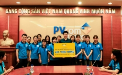 PVcomBank trao tặng 400 triệu đồng hỗ trợ sinh viên khó khăn mùa dịch