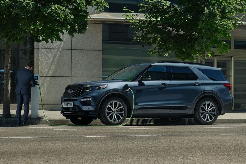 Ford Explorer 2020 Plug-in Hybrid bắt đầu bán ra, giá từ 1,9 tỷ VNĐ