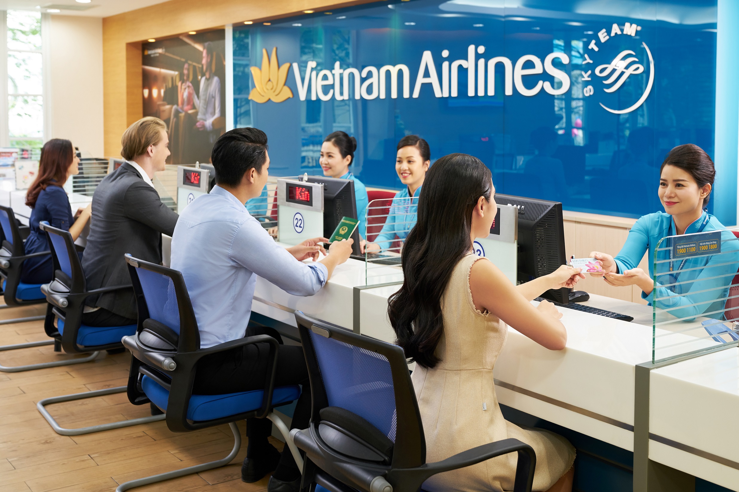 Ưu đãi “Mua 1 tặng 1” và giảm 25% giá vé máy bay nhân dịp sinh nhật Vietnam Airlines
