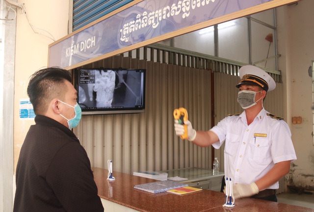 Công dân Việt Nam nhập cảnh về nước phải được cách ly, xét nghiệm và theo dõi sức khỏe để phòng chống dịch Covid-19