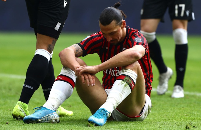 Ở tuổi 38, Ibrahimovic đã trở nên ''nhạy cảm'' hơn với các chấn thương.