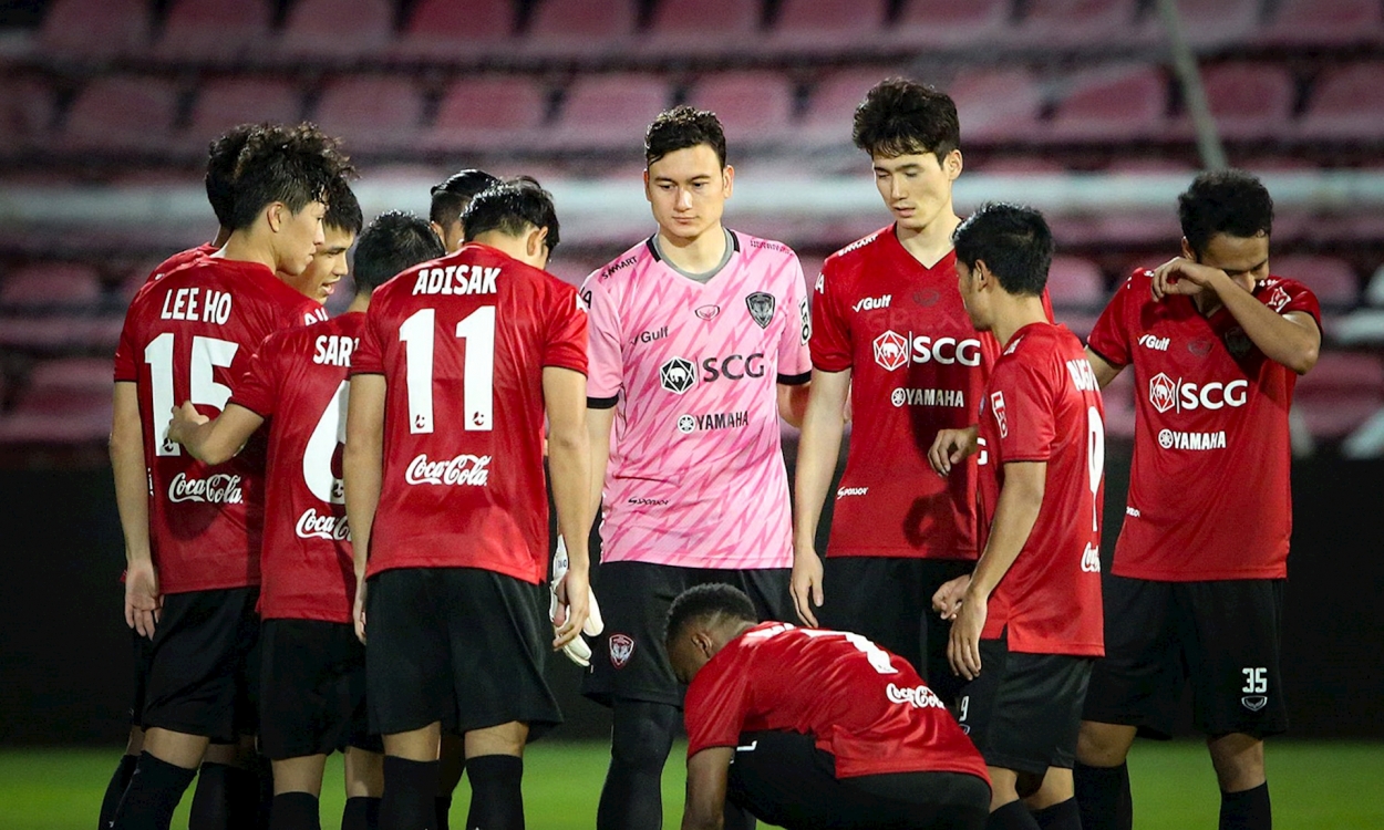 Việc Muangthong United liên tiếp bán đi những ngôi sao đã khiến người hâm mộ đội bóng này không hài lòng.