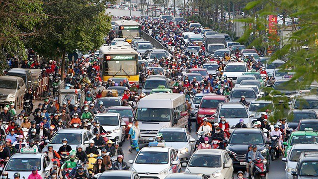 Bộ Giao thông Vận tải giữ quy định phương tiện phải bật đèn ban ngày