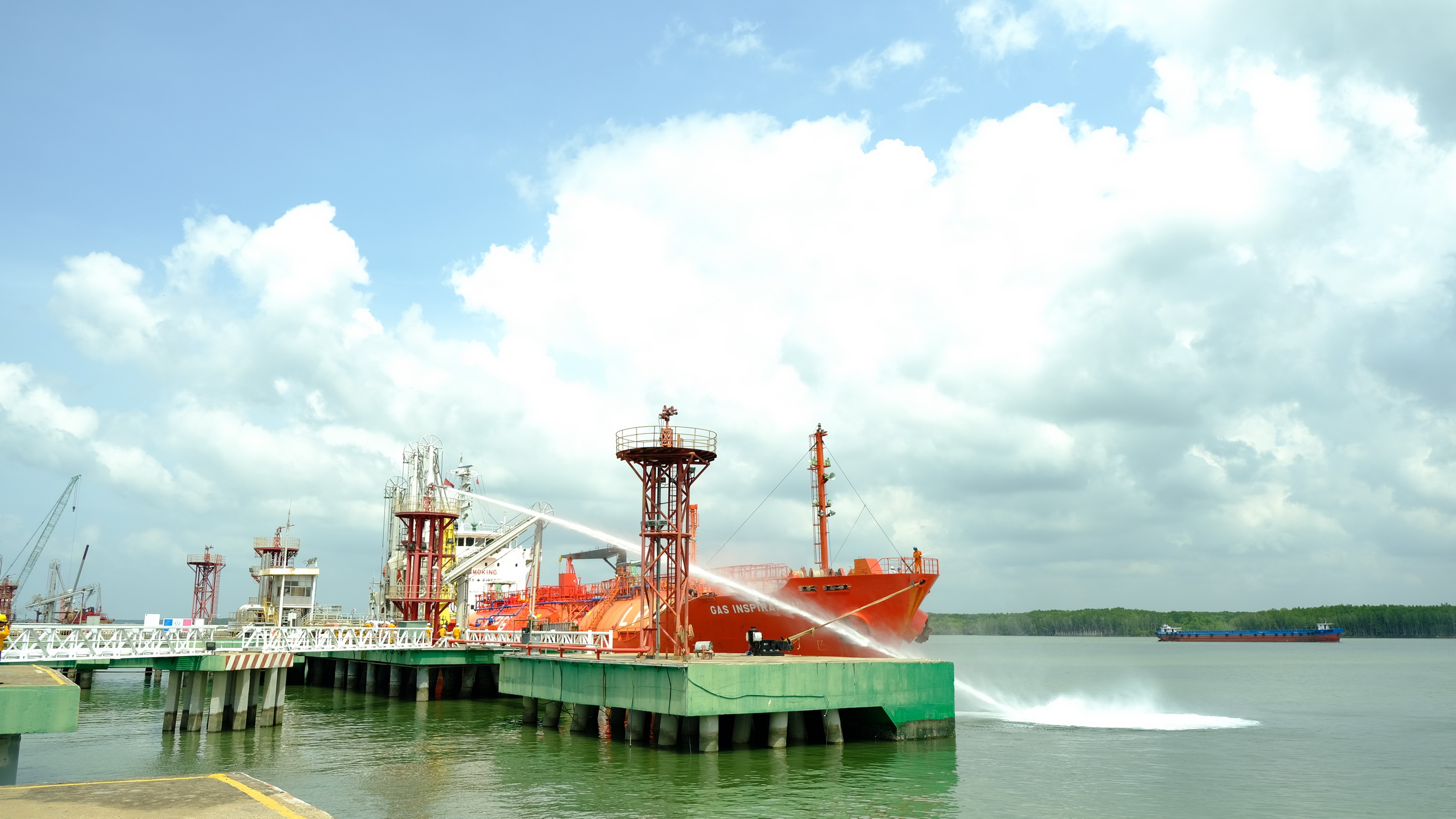 KVT phối hợp diễn tập an ninh cảng biển, ứng phó sự cố tràn dầu