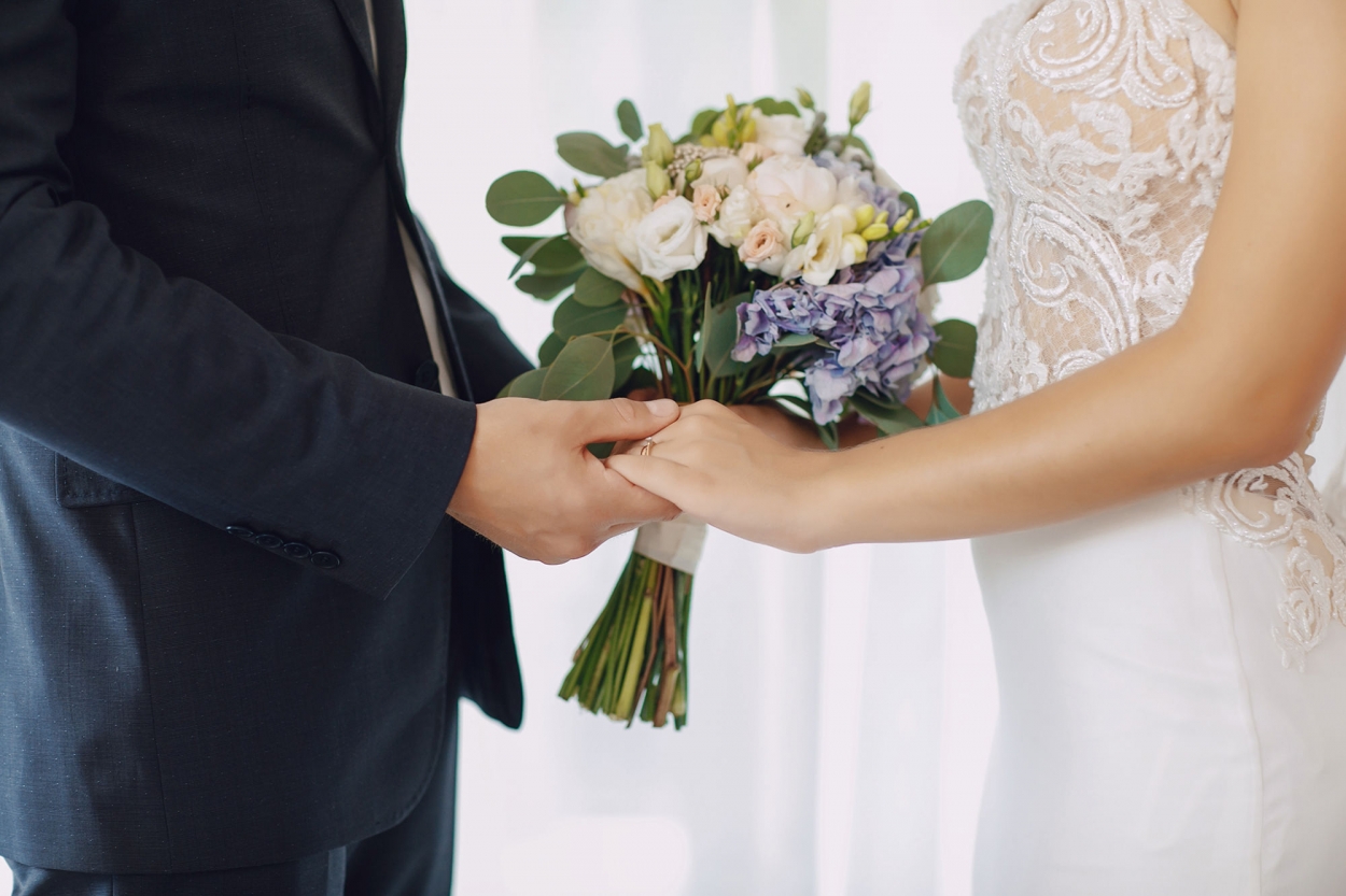 Chỉ một mình tình yêu không bao giờ là đủ để duy trì một mối quan hệ.
