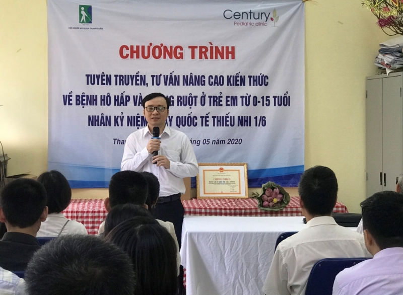 Anh Nguyễn Tiến Thành, Chủ tịch Hội Người mù quận Thanh Xuân, Hà Nội phát biểu tại chương trình