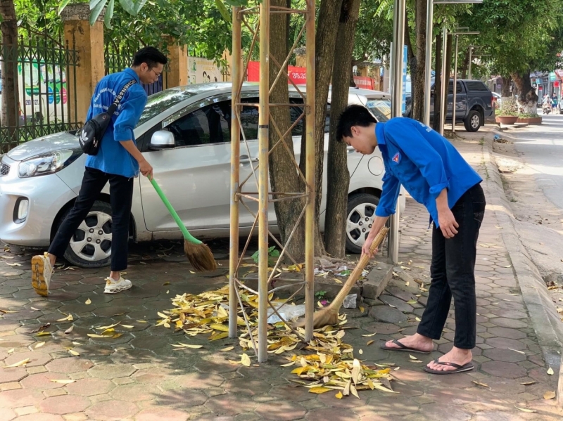 Nhiều hoạt động được tuổi trẻ các đơn vị chú trọng thực hiện như vệ sinh môi trường, tuyên truyền phòng chống dịch bệnh