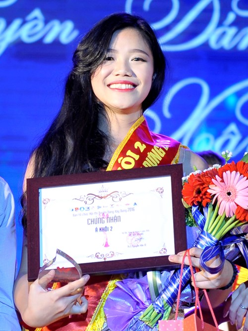 Lộ diện nữ sinh đẹp nhất Đại học Xây dựng