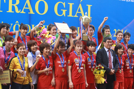 Phong Phú Hà Nam đăng quang tại giải bóng đá nữ U19 Quốc gia 2016