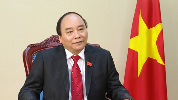 Thủ tướng Nguyễn Xuân Phúc trả lời phỏng vấn báo chí Nhật Bản
