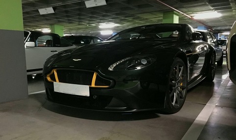“Chiến cơ mặt đất” Aston Martin V12 Vantage S Spitfire 80 đầu tiên lăn bánh tại Tây Ban Nha