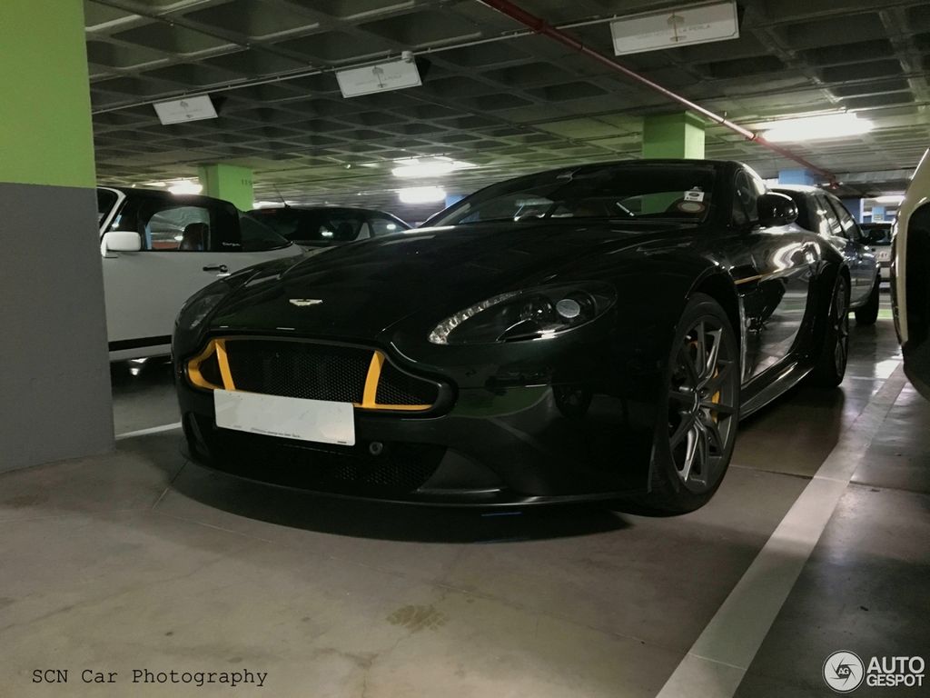 “Chiến cơ mặt đất” Aston Martin V12 Vantage S Spitfire 80 đầu tiên lăn bánh tại Tây Ban Nha