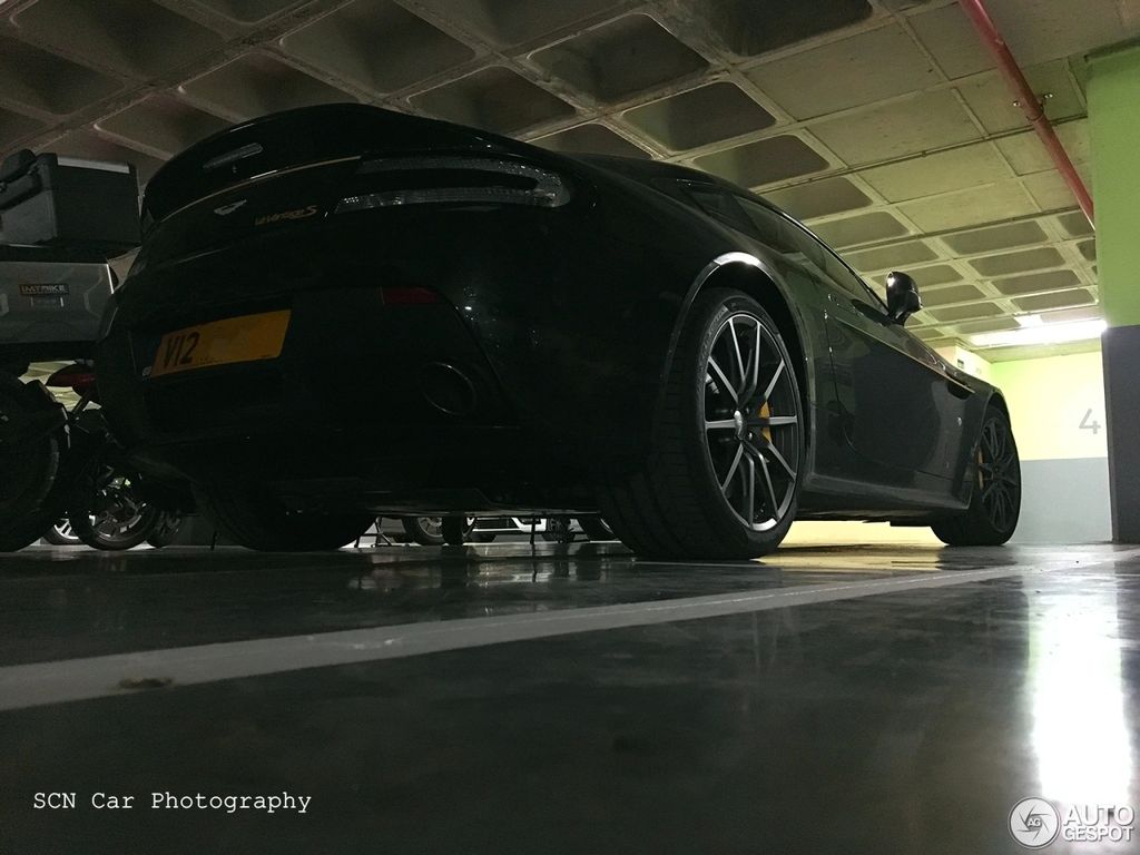 “Chiến cơ mặt đất” Aston Martin V12 Vantage S Spitfire 80 đầu tiên lăn bánh tại Tây Ban Nha
