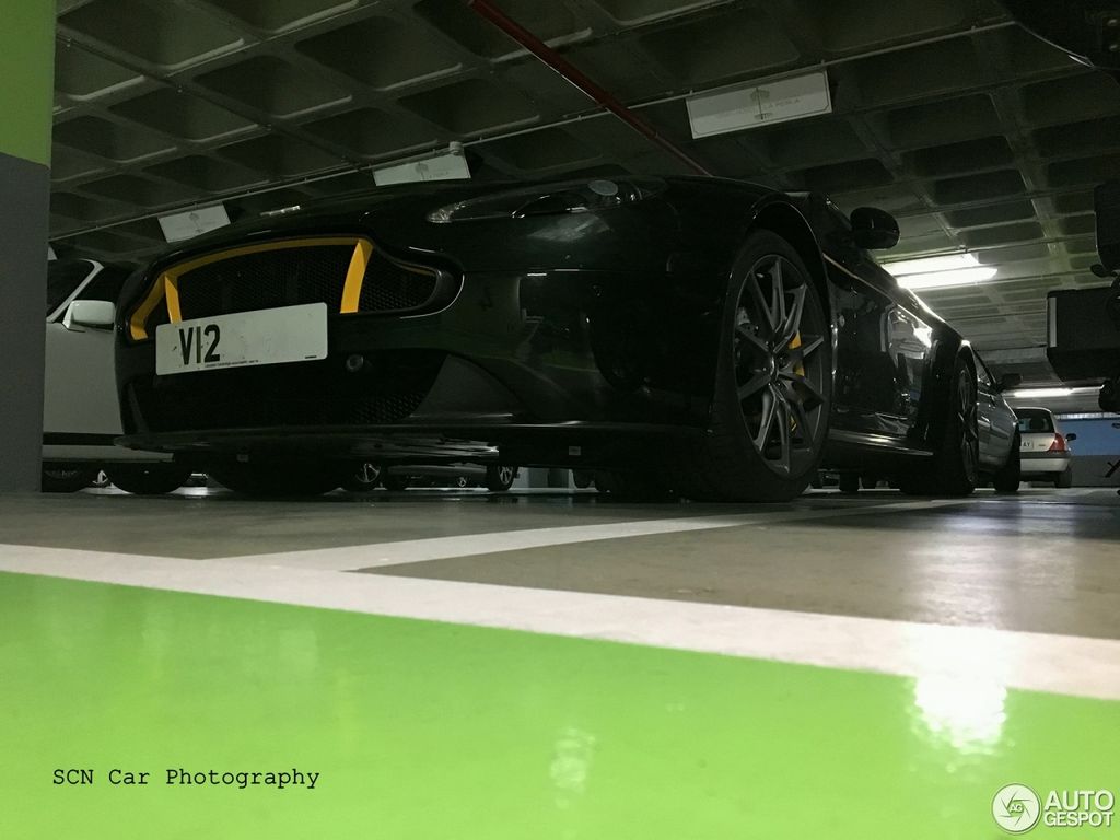 “Chiến cơ mặt đất” Aston Martin V12 Vantage S Spitfire 80 đầu tiên lăn bánh tại Tây Ban Nha