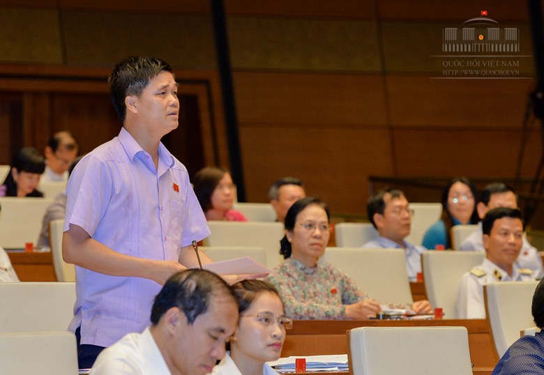 Quốc hội tiếp tục thảo luận tại hội trường về việc thực hiện chính sách, pháp luật ATTP