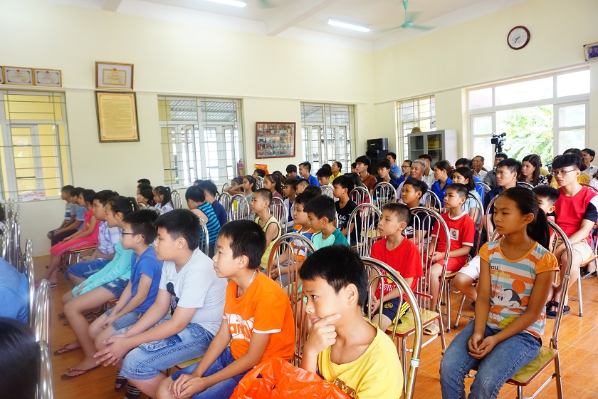 70 em thiếu nhi có hoàn cảnh khó khăn được học bơi miễn phí