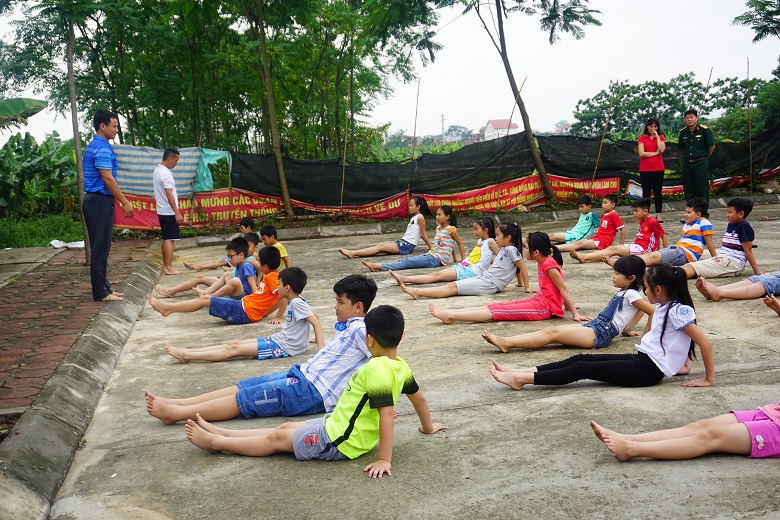 70 em thiếu nhi có hoàn cảnh khó khăn được học bơi miễn phí