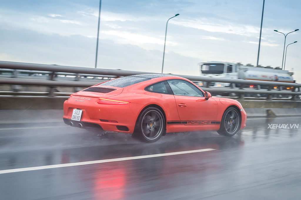 [ĐÁNH GIÁ XE] Porsche 911 Carrera 2017 - Biểu tượng bất diệt