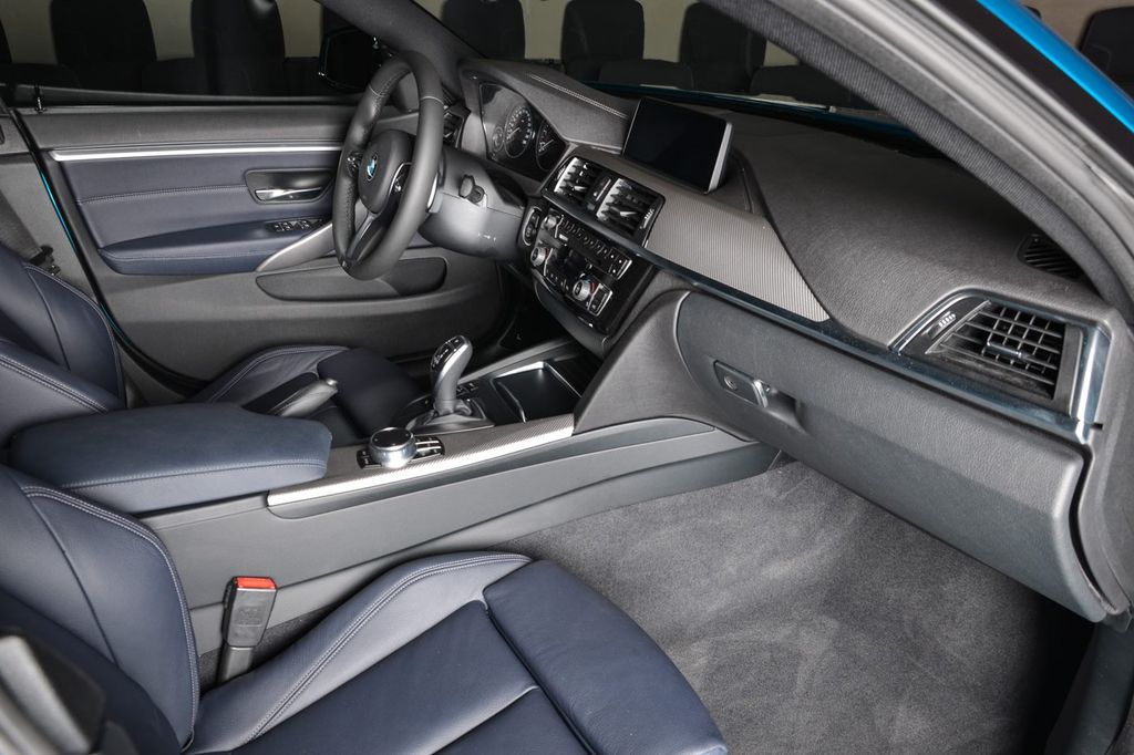 BMW 420i Gran Coupe hút mắt hơn với sắc xanh Snapper Rocks Blue
