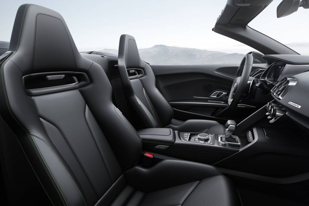 Toàn bộ thông tin về Audi R8 Spyder V10 Plus 2018 giá 5,26 tỷ đồng tại Đức