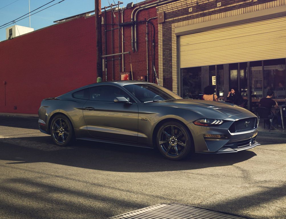 Ford Mustang GT 2018 có giới hạn tốc độ vòng tua lên tới 7.500 vòng/phút