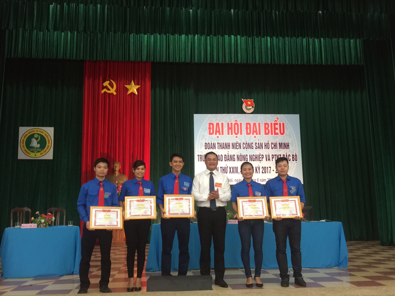 Đồng chí Bùi Đức Sỹ tái đắc cử  Bí thư Đoàn trường Cao đẳng Nông nghiệp & PTNT Bắc Bộ