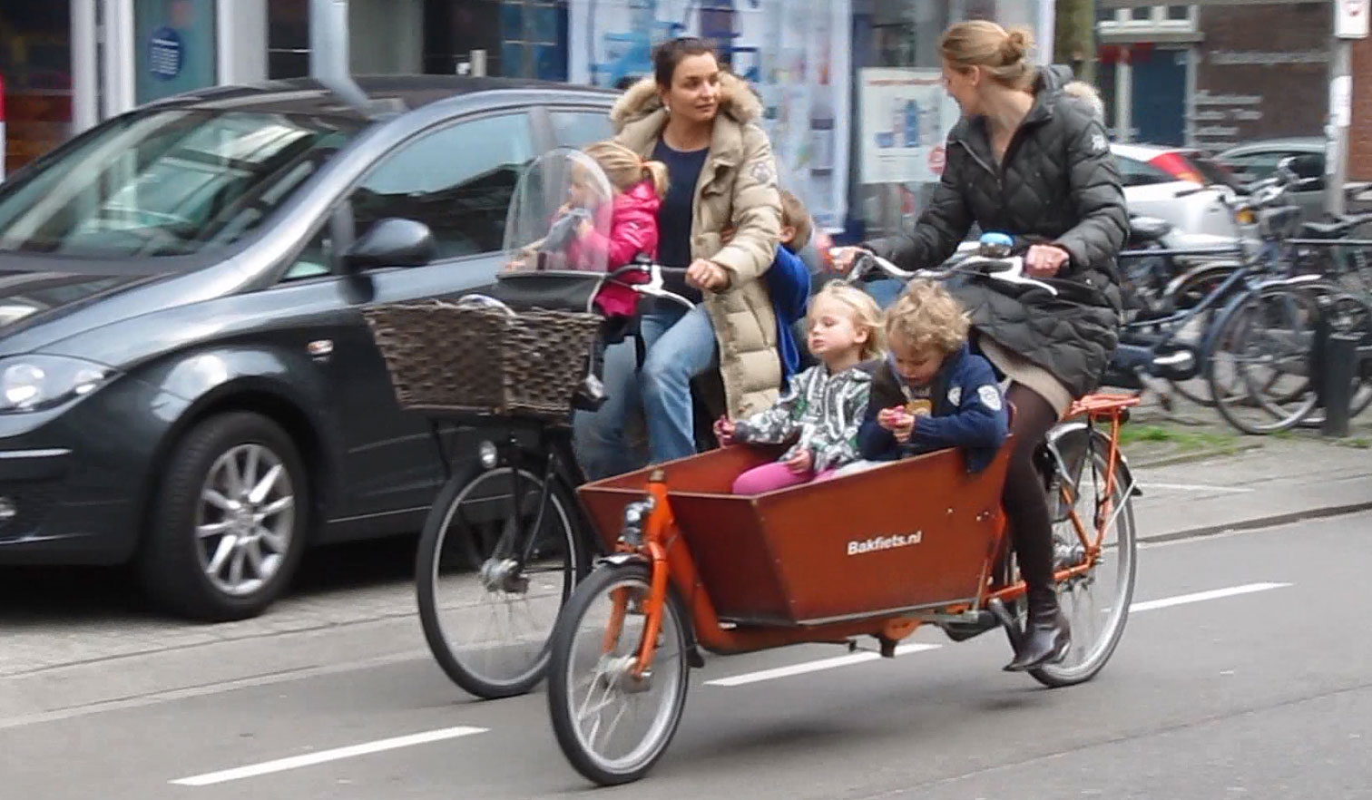 Thú vị đạp xe kiểu Hà Lan