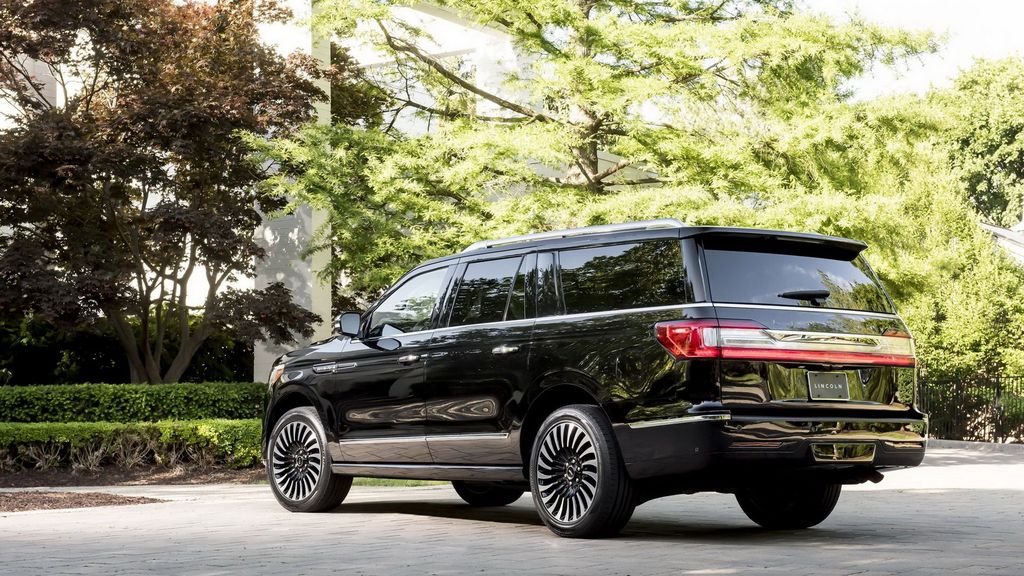 Lincoln Navigator hoàn toàn mới có giá bán từ 1,63 tỷ VNĐ